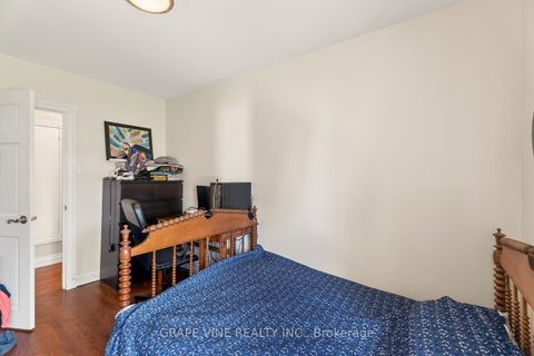 Photo 13 at 46 Macfarlane Road, Nepean (Pineglen/Country Place), Ottawa