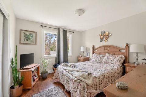 Photo 14 at 46 Macfarlane Road, Nepean (Pineglen/Country Place), Ottawa