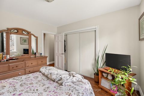 Photo 15 at 46 Macfarlane Road, Nepean (Pineglen/Country Place), Ottawa