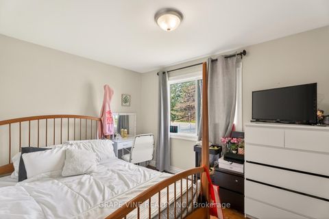 Photo 17 at 46 Macfarlane Road, Nepean (Pineglen/Country Place), Ottawa