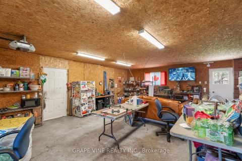 Photo 26 at 46 Macfarlane Road, Nepean (Pineglen/Country Place), Ottawa