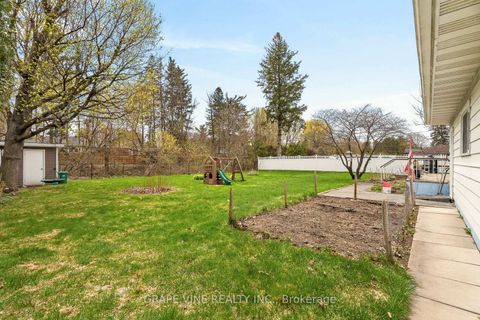 Photo 32 at 46 Macfarlane Road, Nepean (Pineglen/Country Place), Ottawa