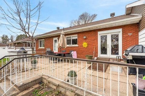 Photo 33 at 46 Macfarlane Road, Nepean (Pineglen/Country Place), Ottawa