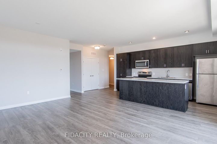 Photo 5 at H - 225 Citiplace Drive, Nepean (Merivale Industrial Park/Citiplace), Ottawa