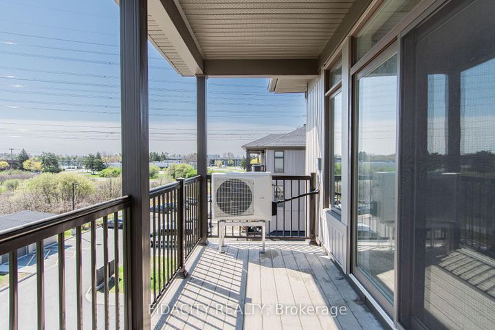 Photo 13 at H - 225 Citiplace Drive, Nepean (Merivale Industrial Park/Citiplace), Ottawa