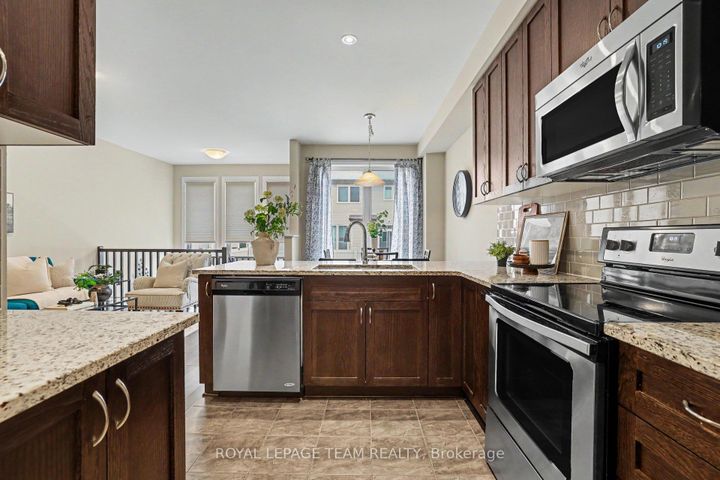 Photo 11 at 293 Fergus Crescent, Nepean (Cedargrove/Fraserdale), Ottawa