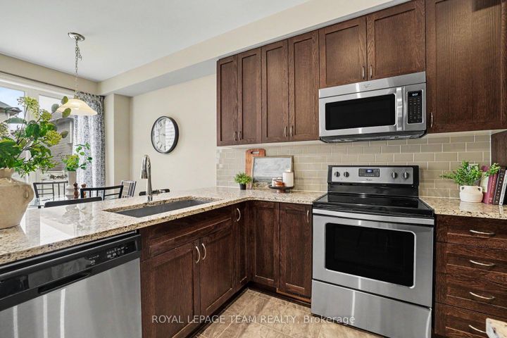 Photo 12 at 293 Fergus Crescent, Nepean (Cedargrove/Fraserdale), Ottawa