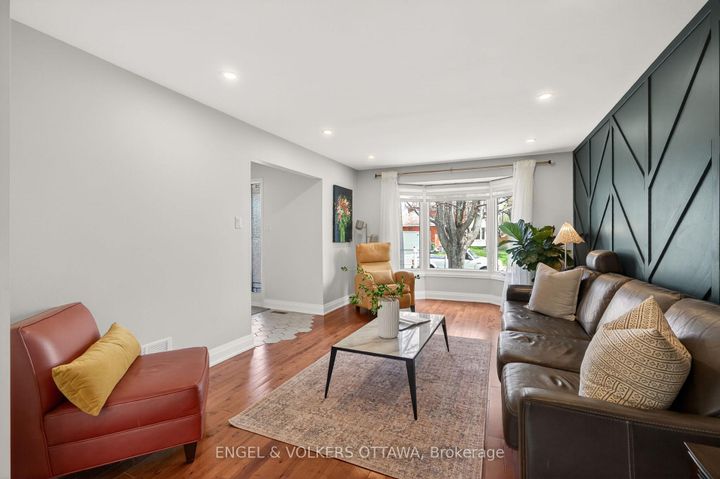 Photo 7 at 12 Mancil Drive, Nepean (Knollsbrook), Ottawa