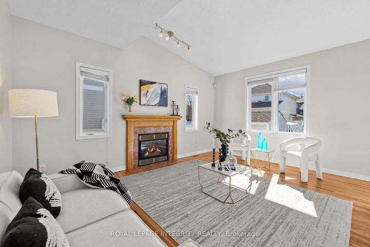 Photo 9 at 4 Tamarack Place N, Nepean (Longfields), Ottawa