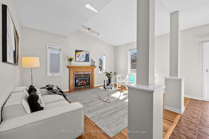 Photo 10 at 4 Tamarack Place N, Nepean (Longfields), Ottawa