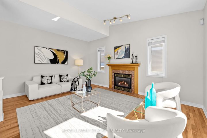 Photo 11 at 4 Tamarack Place N, Nepean (Longfields), Ottawa