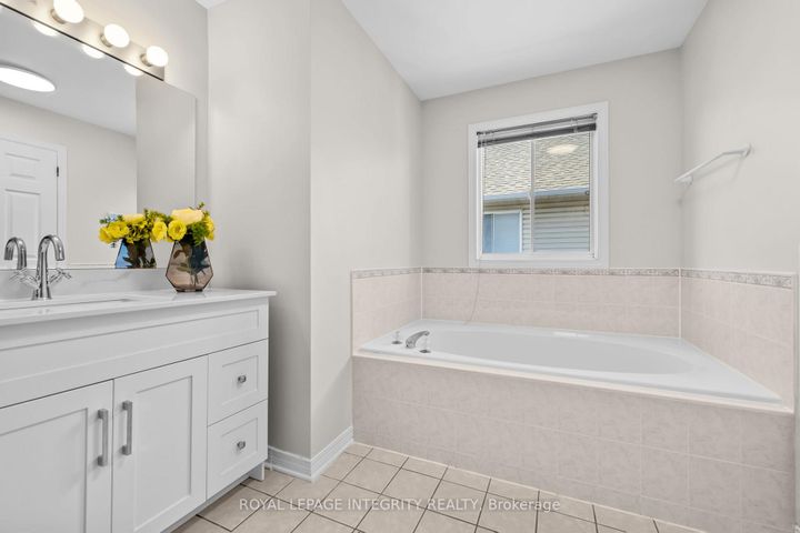 Photo 28 at 4 Tamarack Place N, Nepean (Longfields), Ottawa