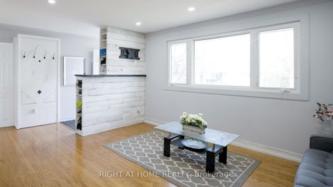 Photo 2 at 134 David Drive, Nepean (Meadowlands/St. Claire Gardens), Ottawa