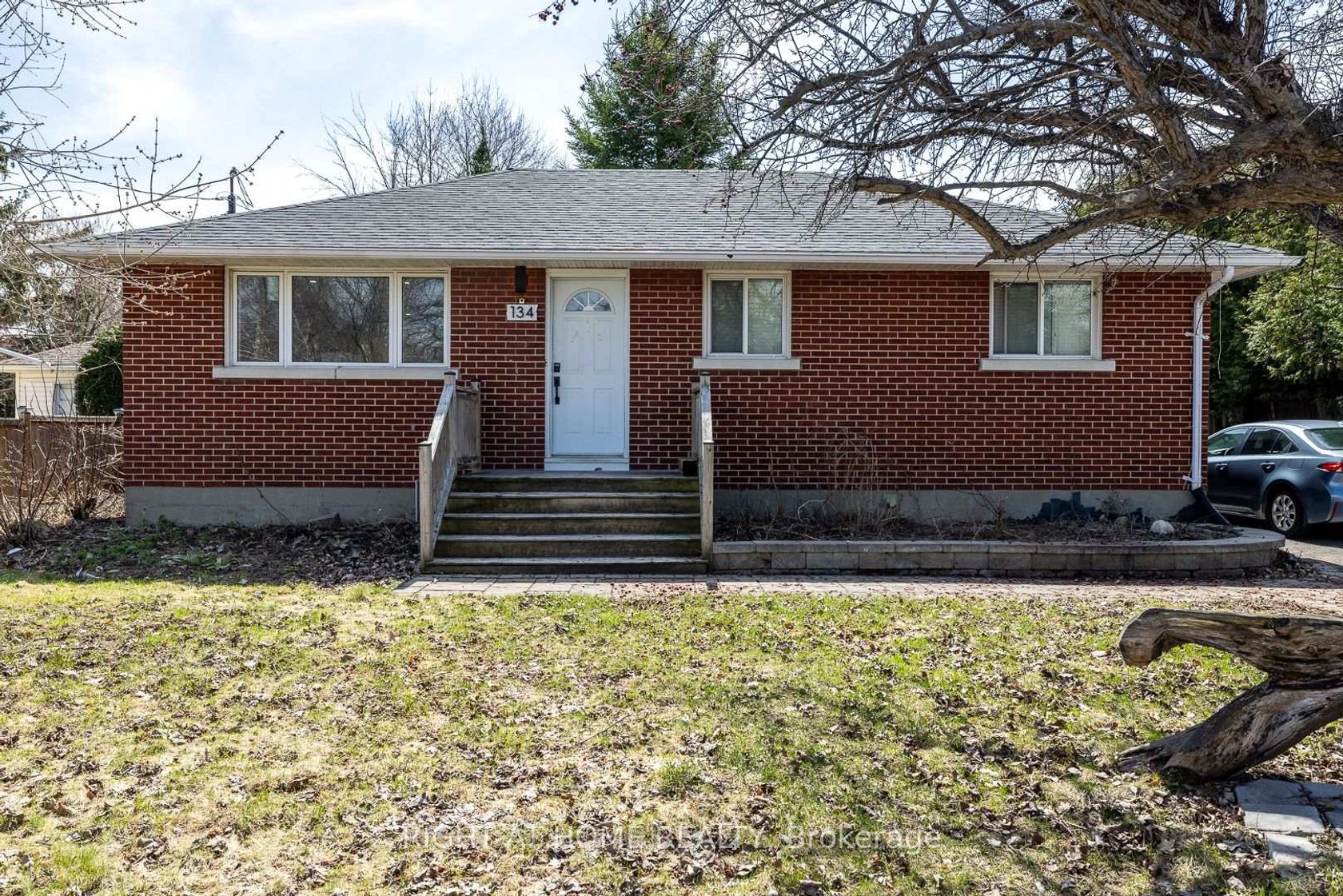134 David Drive, Nepean (Meadowlands/St. Claire Gardens), Ottawa 