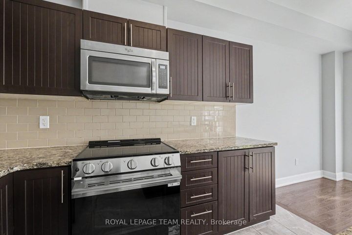 Photo 11 at 27 Dundalk Private, Nepean (Stonebridge), Ottawa