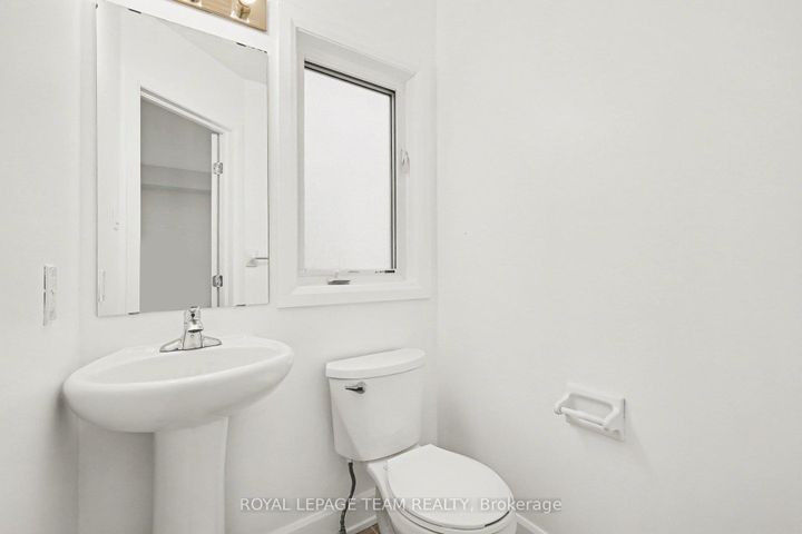 Photo 13 at 27 Dundalk Private, Nepean (Stonebridge), Ottawa