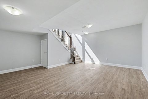 Photo 23 at 27 Dundalk Private, Nepean (Stonebridge), Ottawa