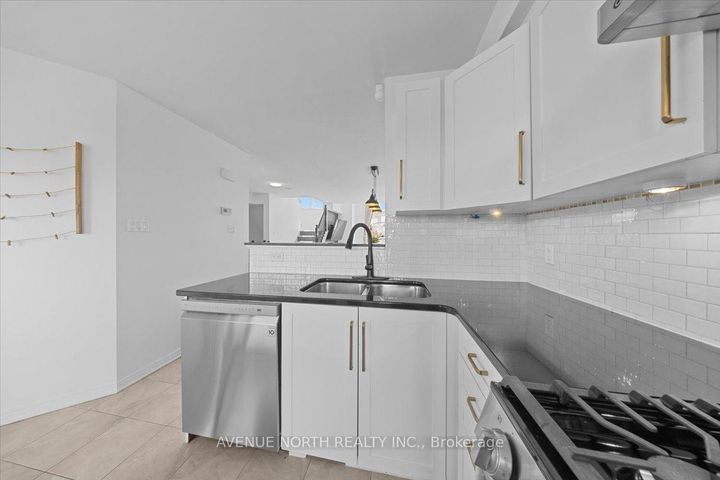 Photo 13 at 25 - 220 Tivoli Private, Nepean (Merivale Industrial Park/Citiplace), Ottawa