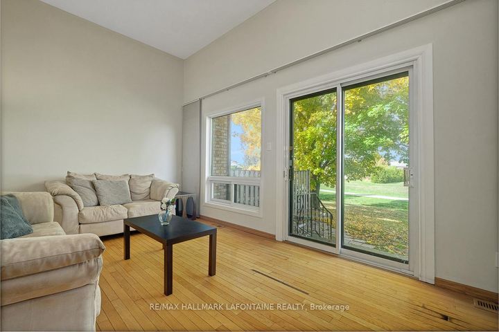 Photo 4 at 28 - 2 Bertona Street, Nepean (Manordale), Ottawa