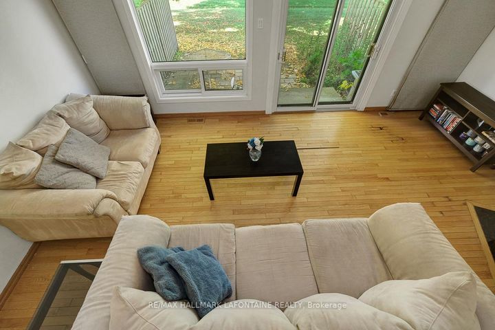 Photo 8 at 28 - 2 Bertona Street, Nepean (Manordale), Ottawa