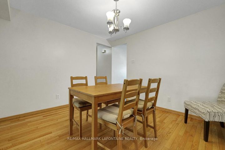 Photo 12 at 28 - 2 Bertona Street, Nepean (Manordale), Ottawa