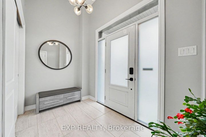 Photo 3 at 707 Cashmere Terrace, Nepean (Heritage Park), Ottawa