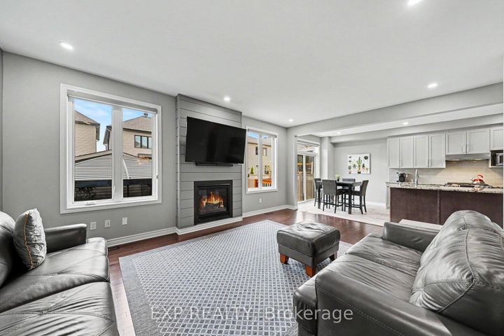 Photo 6 at 707 Cashmere Terrace, Nepean (Heritage Park), Ottawa