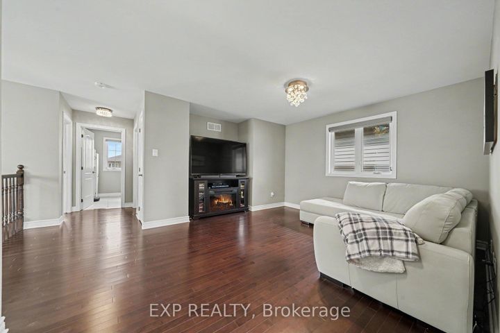 Photo 14 at 707 Cashmere Terrace, Nepean (Heritage Park), Ottawa