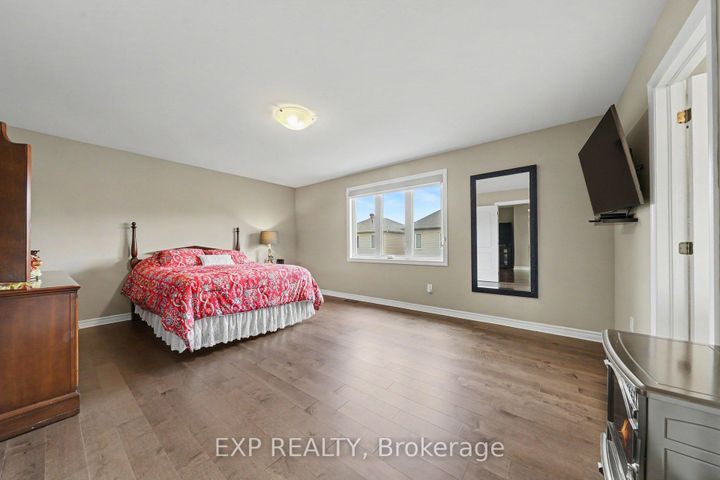 Photo 17 at 707 Cashmere Terrace, Nepean (Heritage Park), Ottawa