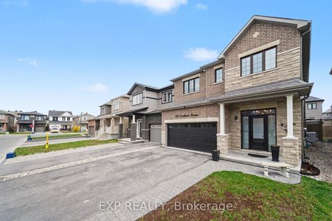 Photo 2 at 707 Cashmere Terrace, Nepean (Heritage Park), Ottawa