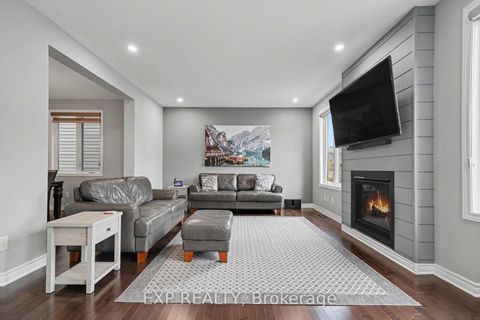 Photo 4 at 707 Cashmere Terrace, Nepean (Heritage Park), Ottawa
