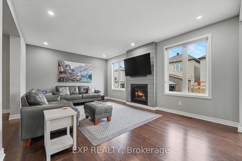 Photo 5 at 707 Cashmere Terrace, Nepean (Heritage Park), Ottawa
