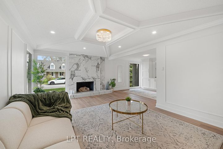 Photo 4 at 19 Moorcroft Road, Nepean (Briargreen), Ottawa