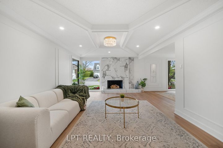 Photo 5 at 19 Moorcroft Road, Nepean (Briargreen), Ottawa