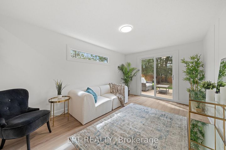 Photo 17 at 19 Moorcroft Road, Nepean (Briargreen), Ottawa