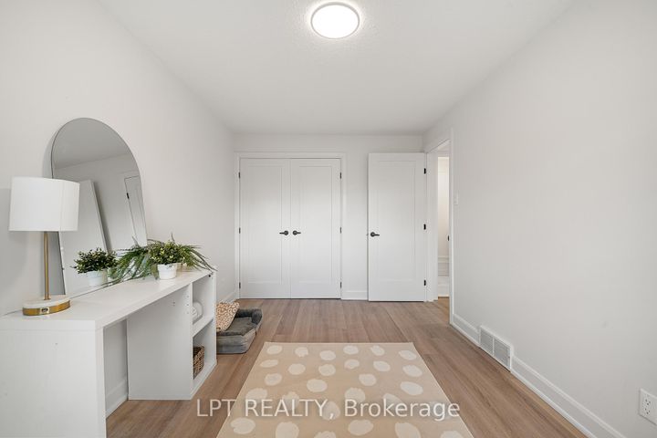 Photo 33 at 19 Moorcroft Road, Nepean (Briargreen), Ottawa