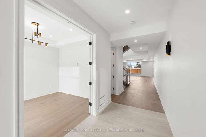 Photo 2 at 93 LOTTA Avenue, Nepean (Meadowlands/St. Claire Gardens), Ottawa