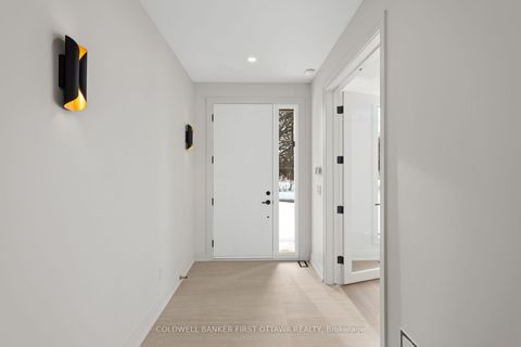 Photo 1 at 93 LOTTA Avenue, Nepean (Meadowlands/St. Claire Gardens), Ottawa