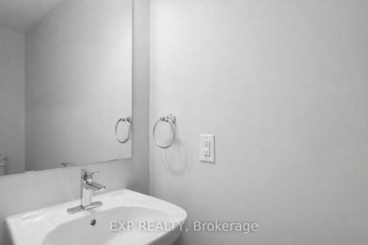 Photo 9 at 757 Chromite Private, Nepean (Heritage Park), Ottawa