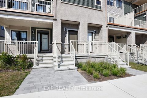 Photo 2 at 757 Chromite Private, Nepean (Heritage Park), Ottawa