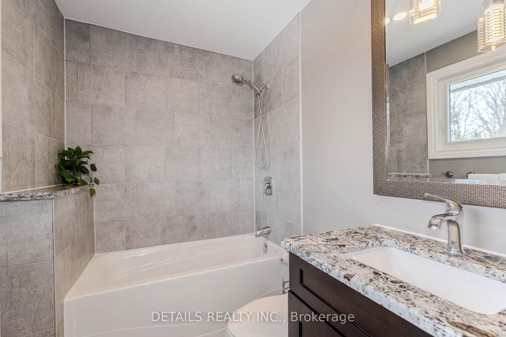 Photo 14 at 7 Kerry Crescent, Nepean (City View/Skyline/Fisher Heights/Parkwood Hills), Ottawa