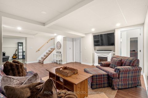 Photo 38 at 41 Golder's Green Lane, Nepean (Longfields), Ottawa