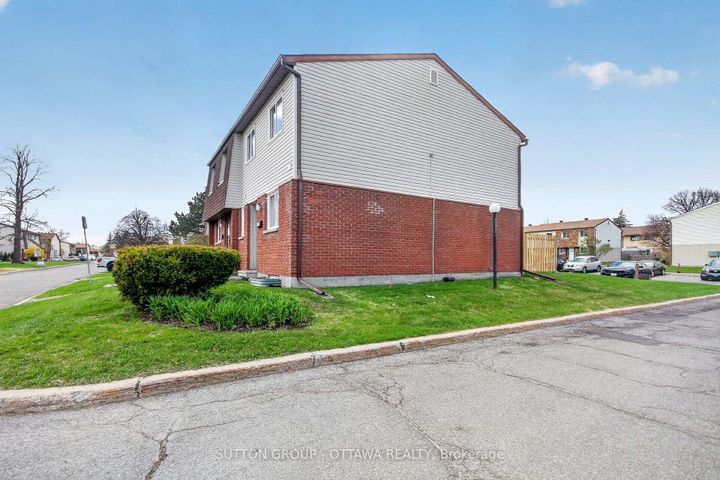 Photo 1 at 79 - 35D Woodvale Green, Nepean (Craig Henry/Woodvale), Ottawa