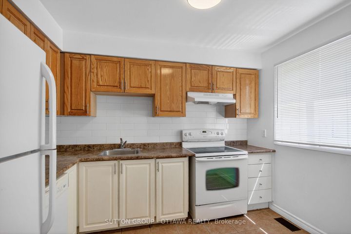 Photo 8 at 79 - 35D Woodvale Green, Nepean (Craig Henry/Woodvale), Ottawa