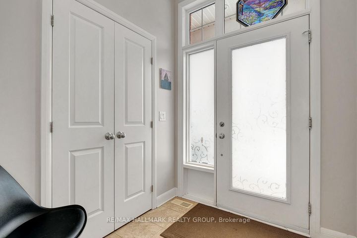 Photo 2 at 551 Kilspindie Ridge, Nepean (Stonebridge), Ottawa