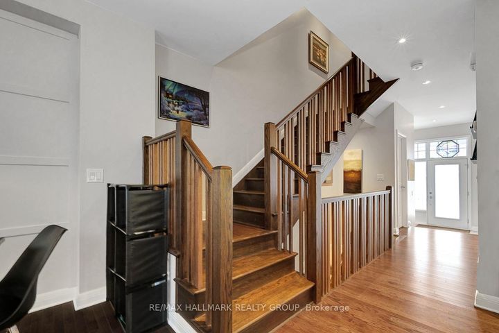 Photo 3 at 551 Kilspindie Ridge, Nepean (Stonebridge), Ottawa