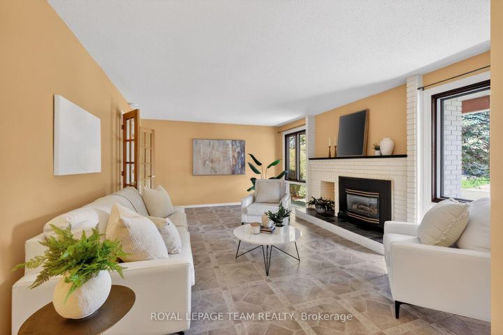 Photo 6 at 21 Lindhurst Crescent, Nepean (Briargreen), Ottawa