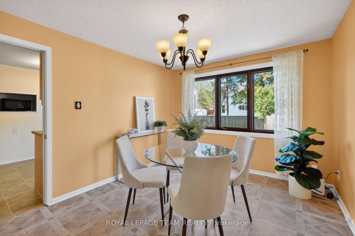 Photo 12 at 21 Lindhurst Crescent, Nepean (Briargreen), Ottawa