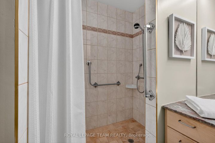 Photo 22 at 21 Lindhurst Crescent, Nepean (Briargreen), Ottawa