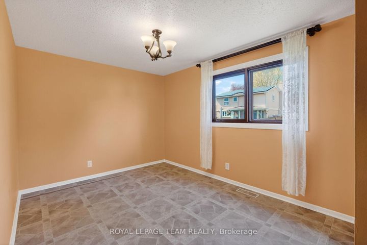 Photo 26 at 21 Lindhurst Crescent, Nepean (Briargreen), Ottawa